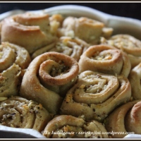 Garlic bread rolls